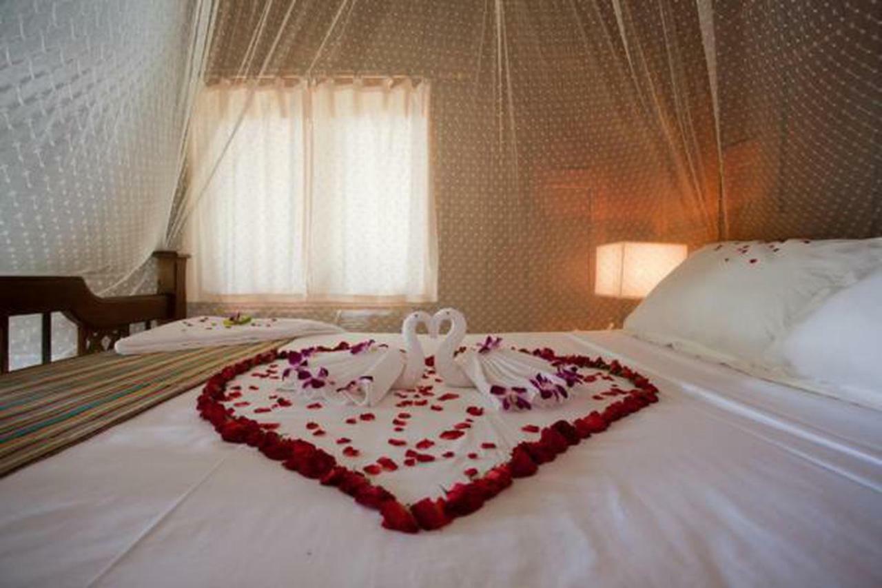 Baan Mai Beachfront Lone Island Phuket Exterior photo
