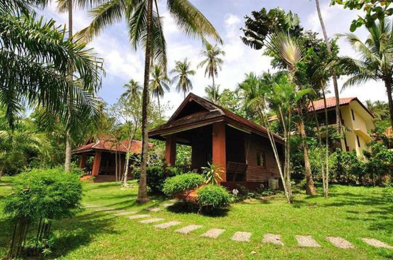 Baan Mai Beachfront Lone Island Phuket Exterior photo