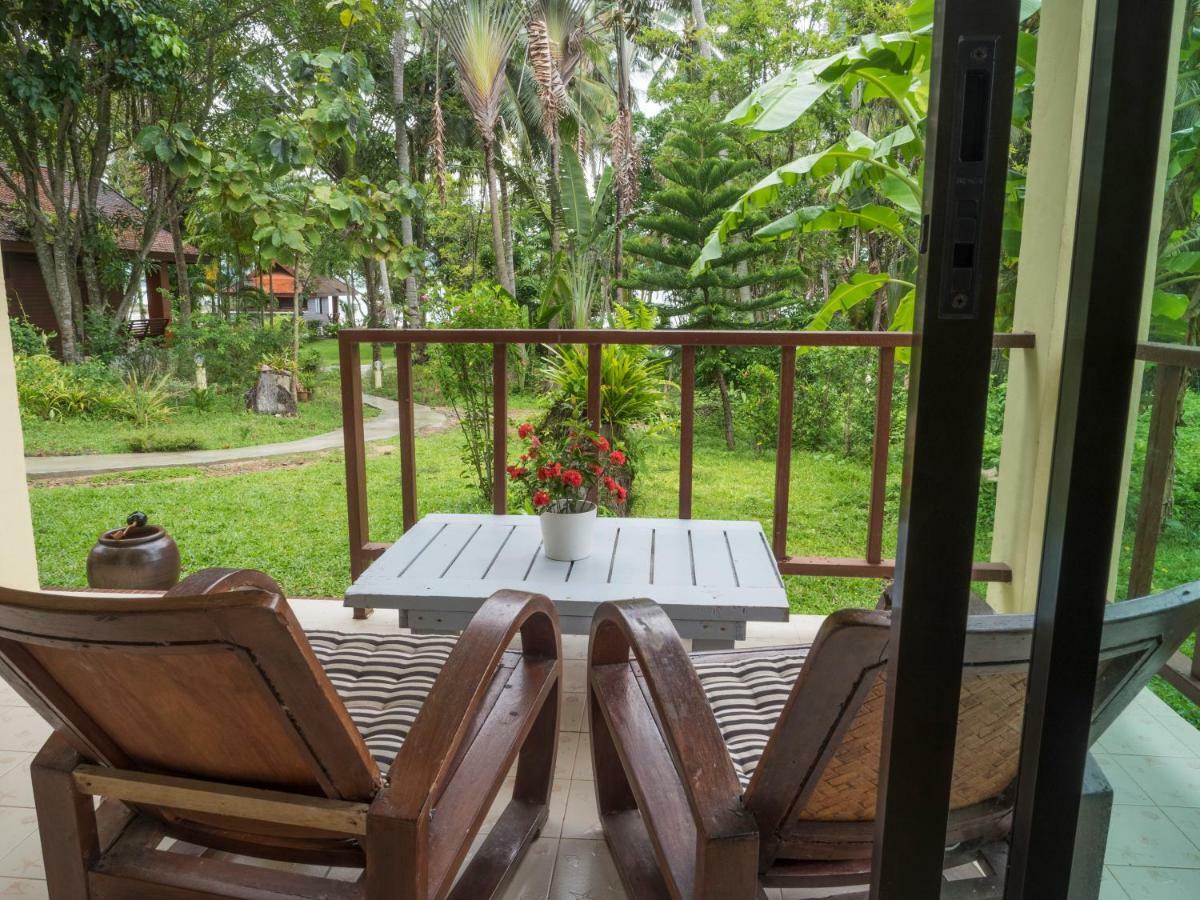 Baan Mai Beachfront Lone Island Phuket Exterior photo