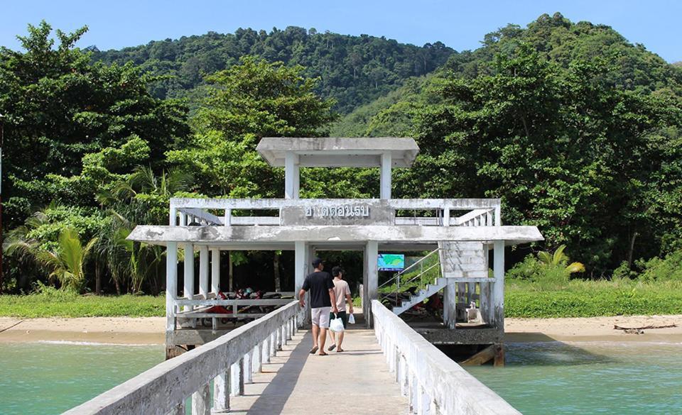 Baan Mai Beachfront Lone Island Phuket Exterior photo